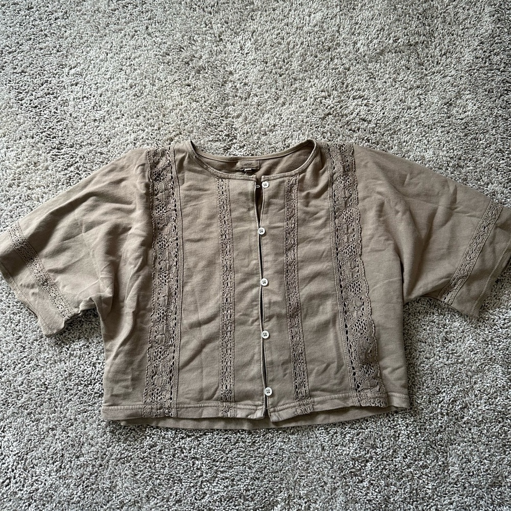 Boxy cropped Aerie Lace-inlet top - size XS